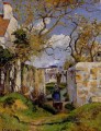 campesino empujando una carretilla maison rondest pontoise 1874 Camille Pissarro